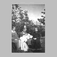 037-0009 Taufe bei Fritz Arndt mit Oma Marie Stadie, geb. Bollien, geb. am 19.04.1867, verstorben am 13.09.1954.jpg